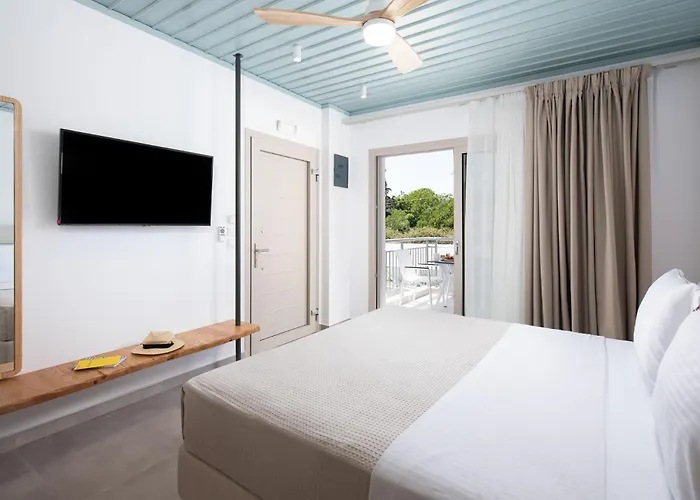 Sourinis Luxury 아파트호텔