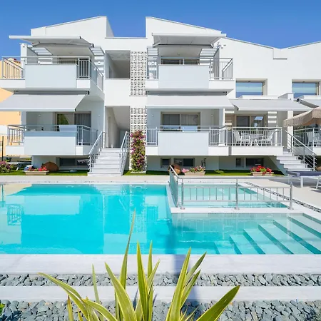 Apartahotel Sourinis Luxury 4*