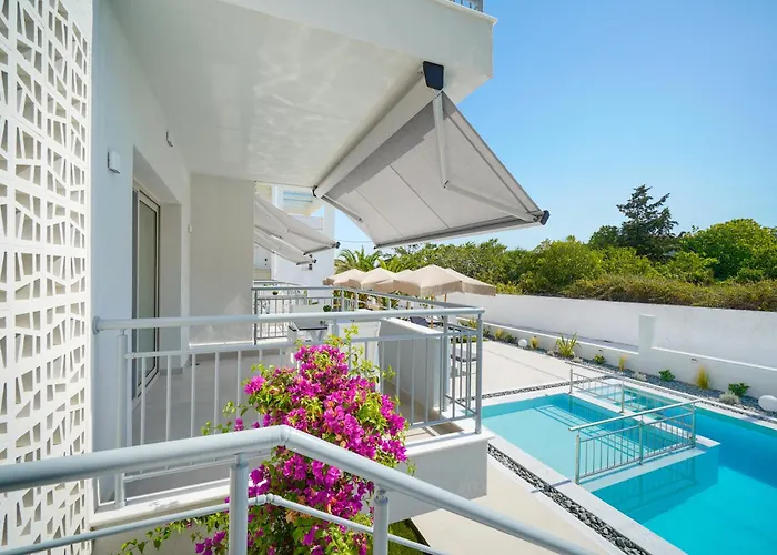 Sourinis Luxury アパートホテル リメナリア